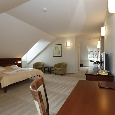 Hotel Sandor Pavillon Piest'any Eksteriør bilde